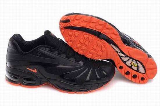 chaussure-homme-tn-requin-pas-cher,nike-tn-air-max-neuf,requin-noir-chaussure